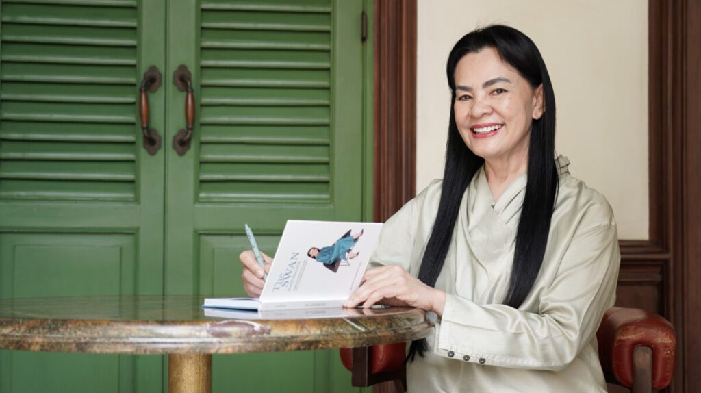 พลิกชีวิตสู่ความสำเร็จ! "The Swan" บันทึกเส้นทางจากพนักงานต้อนรับสู่ CEO