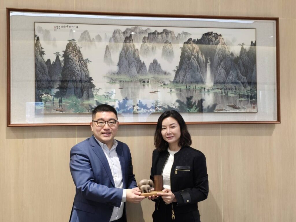 Genesenn จับมือ HELP Therapeutics เปิดตัวนวัตกรรมเซลล์ต้นกำเนิด รักษากระดูกพรุน-ข้อเข่าเสื่อมครั้งแรกในไทย