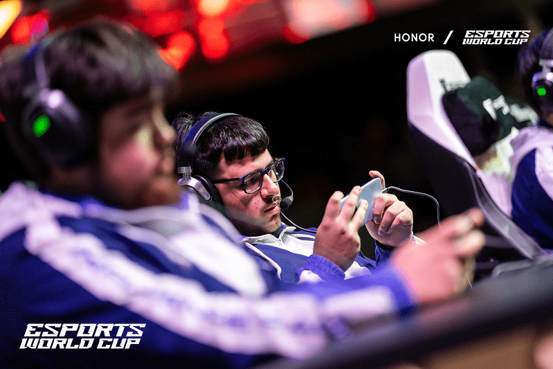 HONOR ผนึกกำลัง Esports World Cup 2025 ชูสมาร์ตโฟนเรือธง HONOR Magic7 Pro ปฏิวัติวงการเกมมือถือ