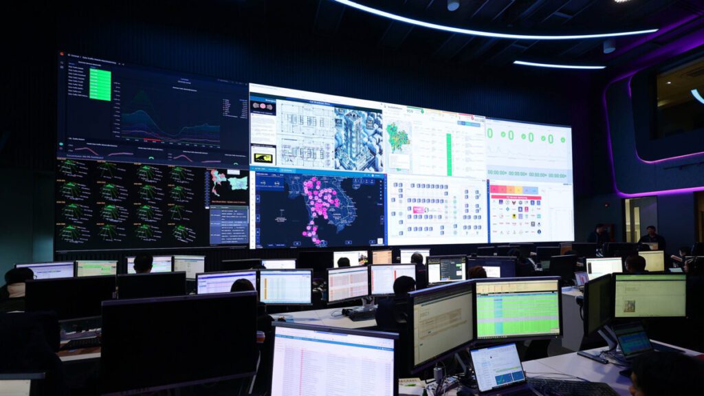 ทรู คอร์ปอเรชั่น จัดทัพรับมือ “พายุไต้ฝุ่นคาจิกิ” จัดตั้งวอร์รูม 24 ชั่วโมง พร้อมนำบทเรียนจากพายุวิภามาปรับใช้