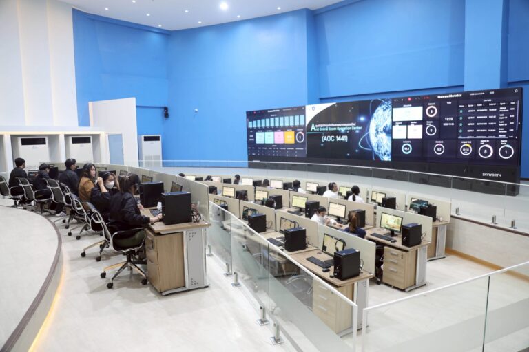 ดีอี กางสถิติช็อก! วัยทำงานตกเป็นเหยื่อมิจฉาชีพพุ่ง 4 แสนเคส สูญกว่า 2.3 หมื่นล้าน – ย้ำ "สติ" คือเกราะคุ้มกันภัยเบอร์ 1